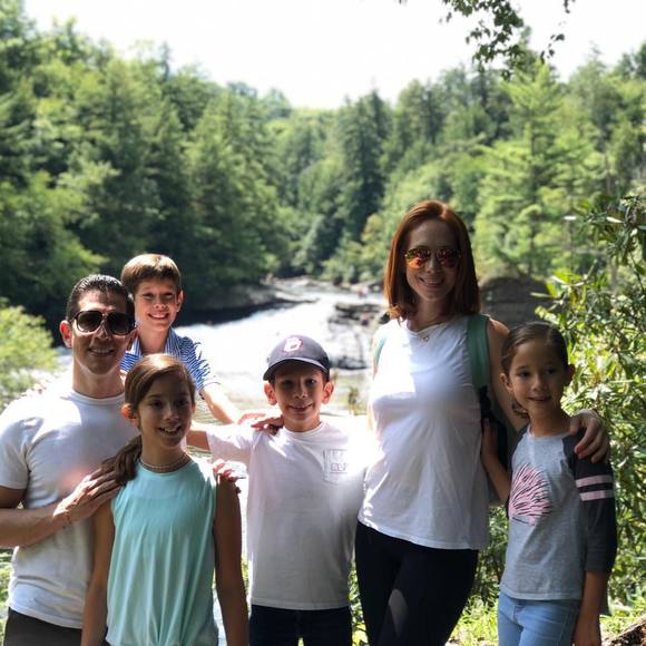 Meet your Posher, Mariana - Picture 1 of 1